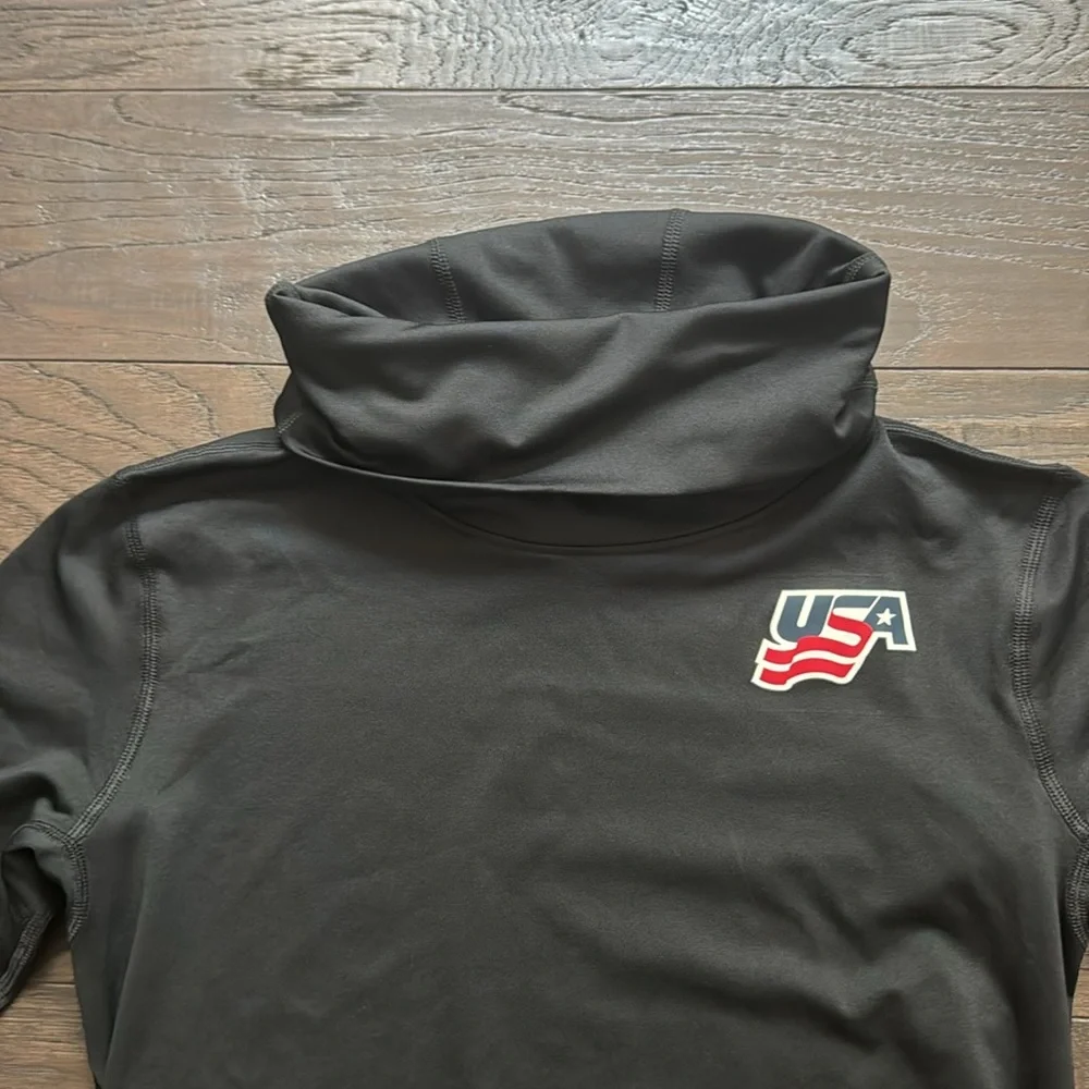 Nike Pro Dri-Fit USA Women’s Turtleneck Size Medium